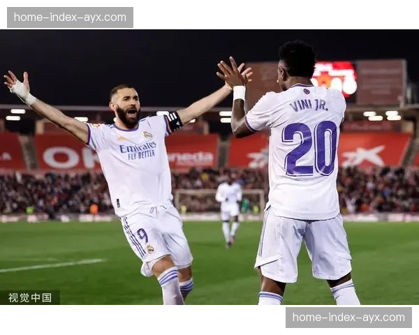 国家德比半场：皇马主场1-0领先巴萨，维尼修斯反击破门